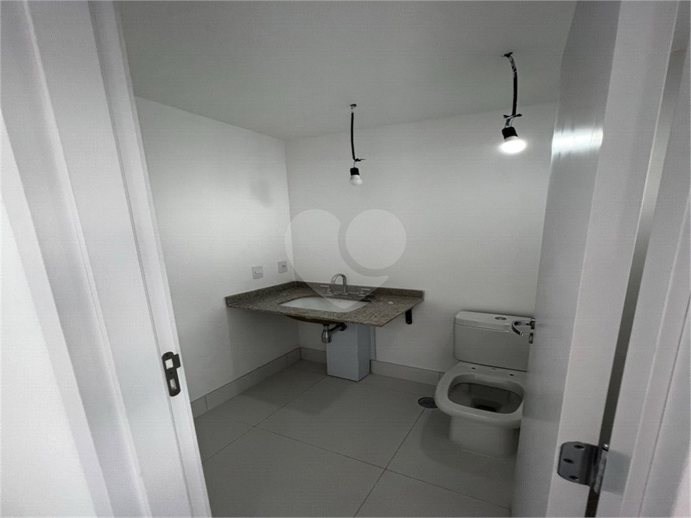 Apartamento à venda com 2 suítes em Campo Belo, São Paulo, SP