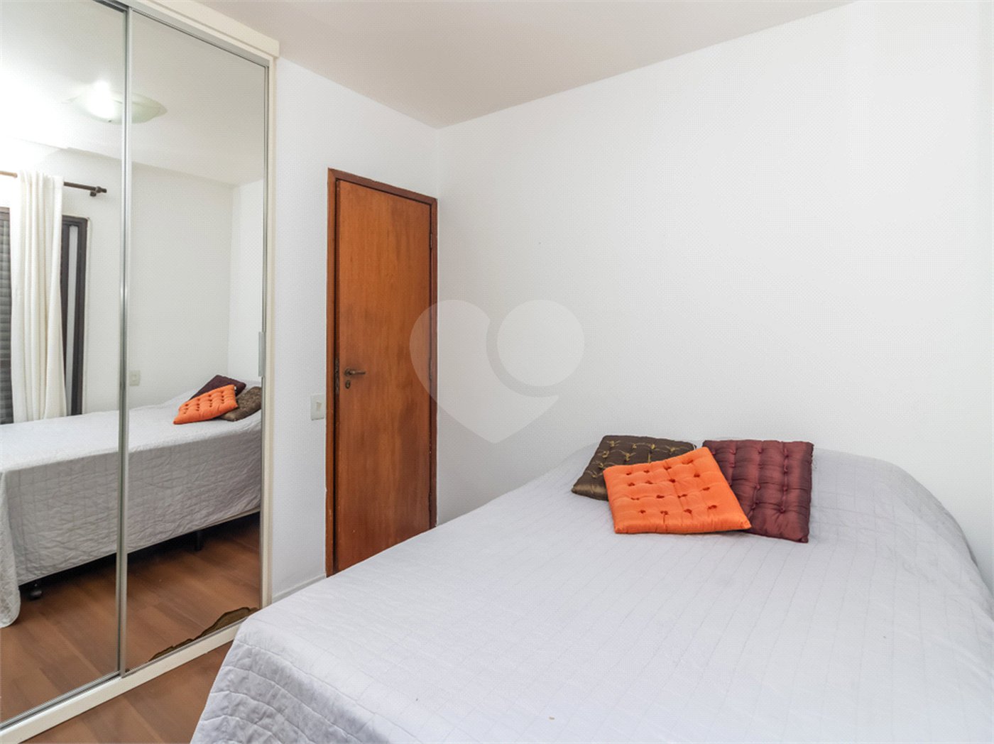 Apartamento à venda com 3 quartos, sendo 1 suíte, em Vila Mariana, São Paulo, SP