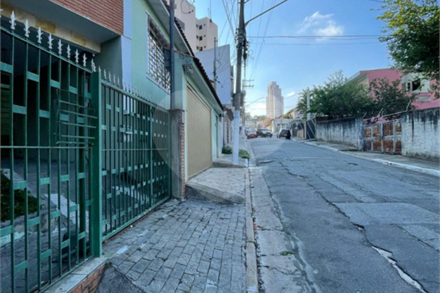 Sobrado à venda com 5 quartos, sendo 1 suíte,  em Vila Gustavo, São Paulo, SP