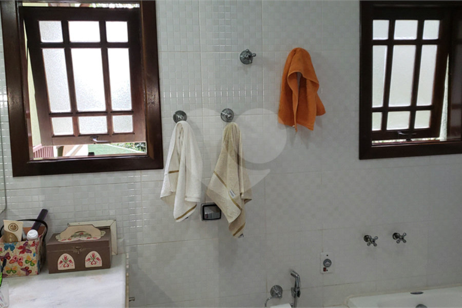 Casa à venda com 3 quartos, sendo 1 suíte, no condomínio Alpes da Cantareira, Mairiporã - SP