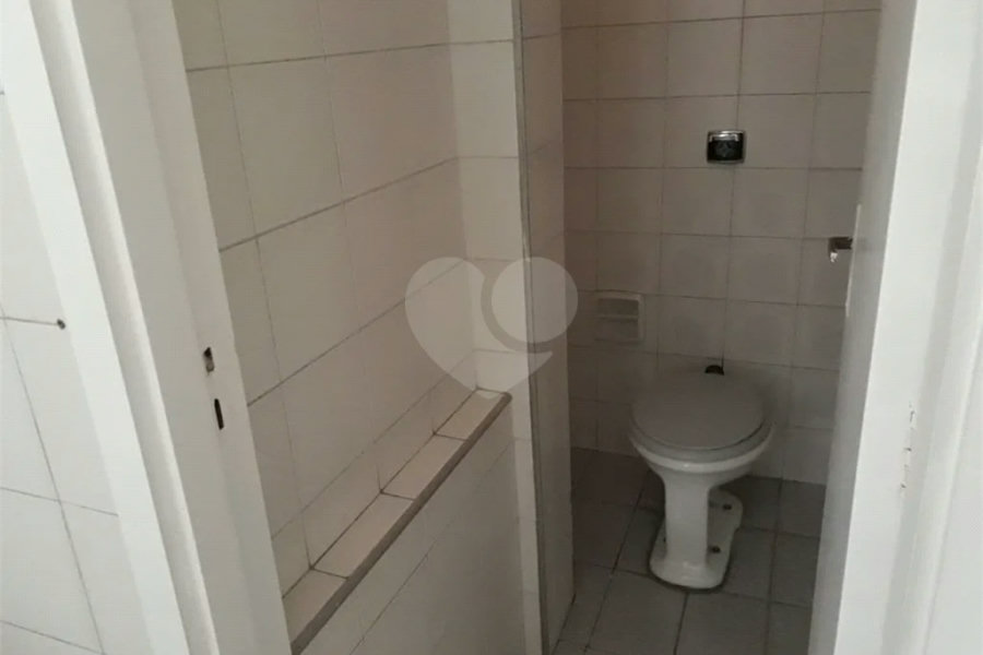 Conjunto Comercial na Av. Paulista, Anexo ao Metrô Brigadeiros