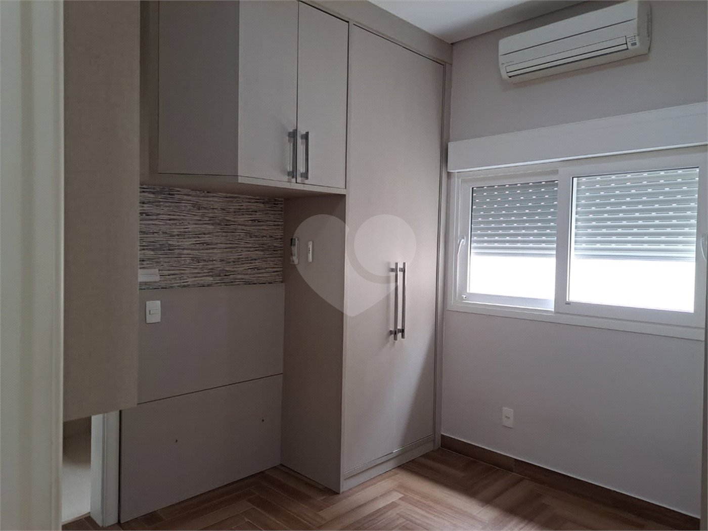 Casa à venda com 3 suítes no condomínio Residencial Terra Nobre, Indaiatuba - SP