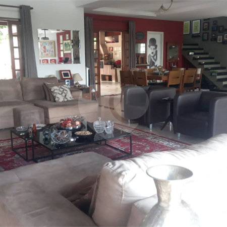 Casa à venda com 3 quartos, sendo 2 suítes, em Jardim Imperial Hills III, Arujá, SP