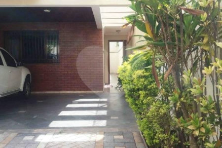 Casa para alugar com 4 quartos, sendo 2 suítes, em Campo Grande, São Paulo, SP