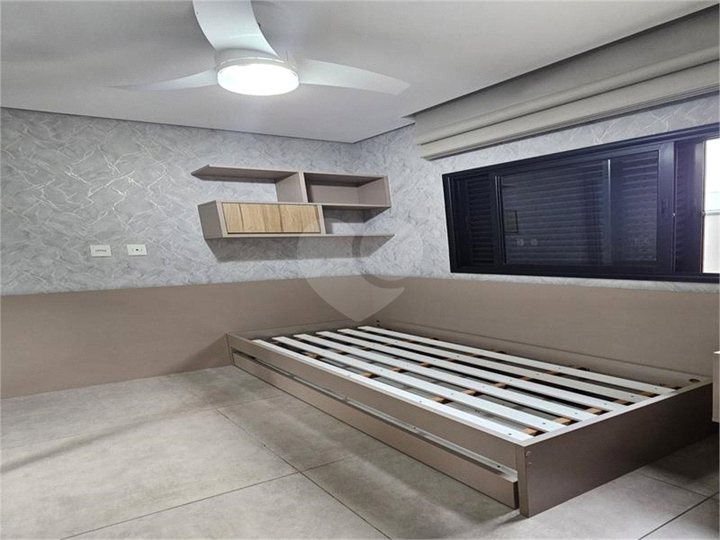 Casa à venda com 3 quartos, sendo 1 suíte, no condomínio Mantova, Indaiatuba - SP