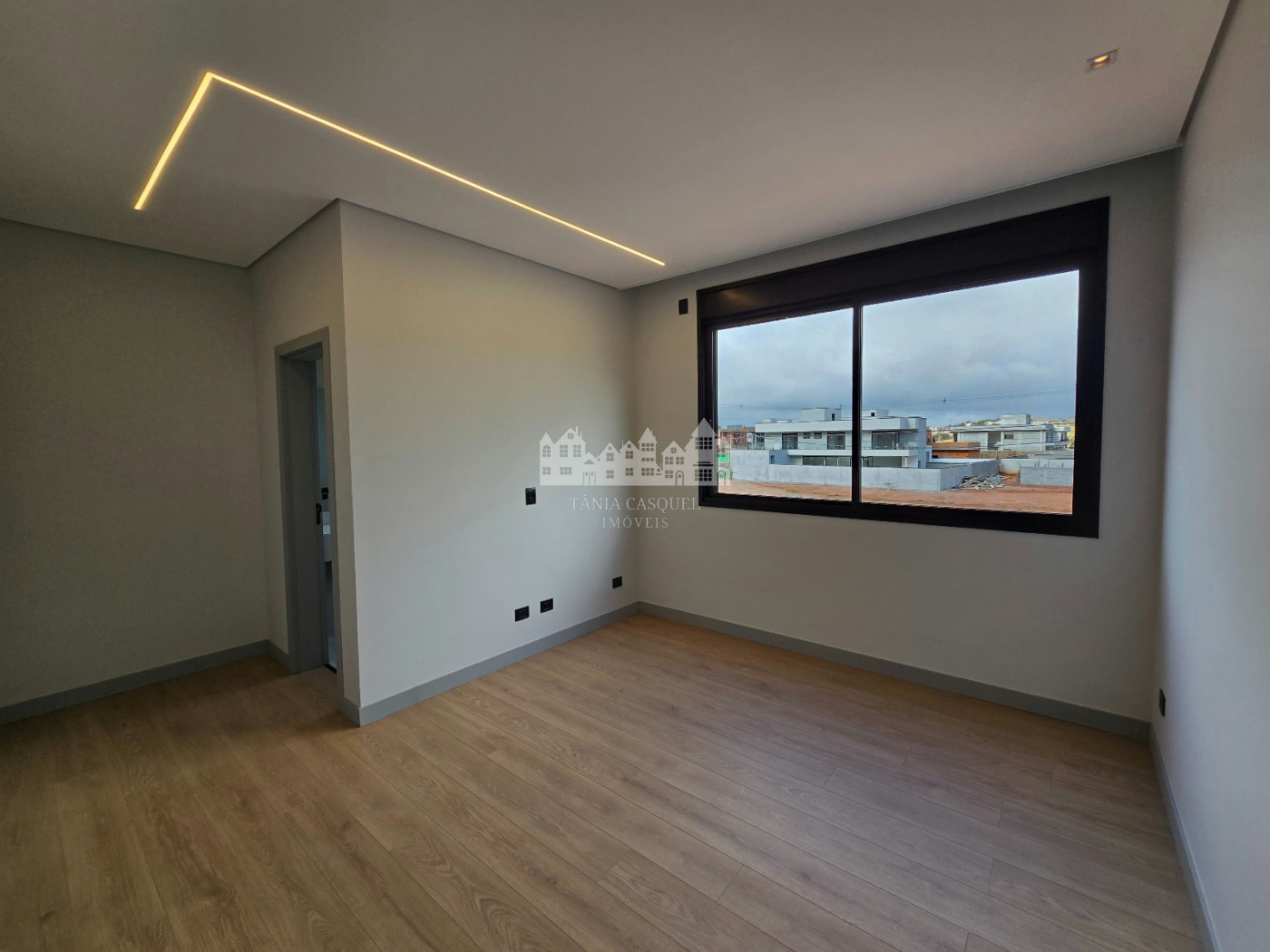 Casa à venda com 3 suítes no condomínio Vista da Serra, Atibaia - SP