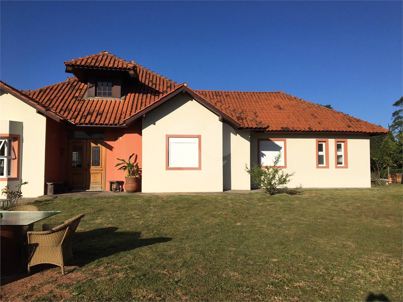 Casa à venda com 3 suítes no condomínio Suíça da Cantareira, Mairiporã - SP