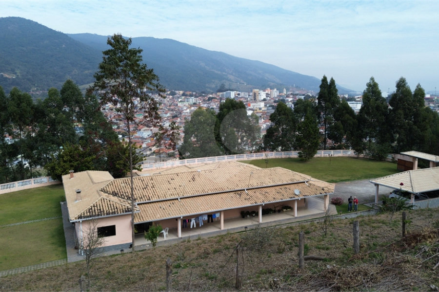 Casa à venda com 4 suítes no Centro, Extrema, MG