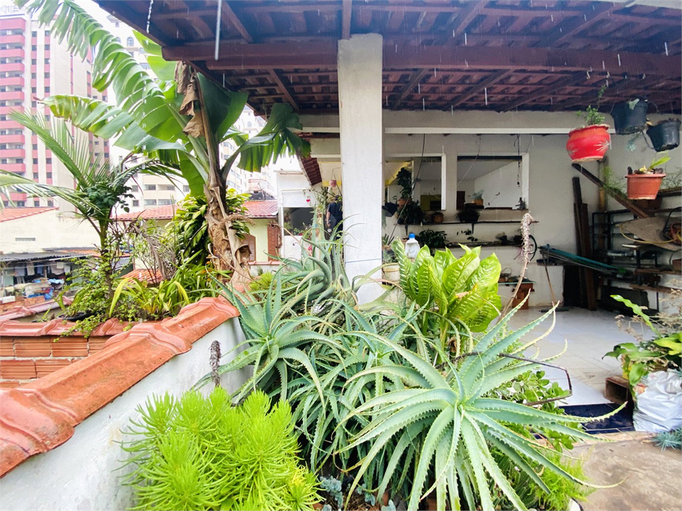 Sobrado à venda com 4 quartos, sendo 1 suíte, em Vila Gilda, Santo André, SP