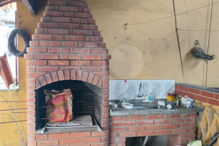 Sobrado à venda com 4 quartos, sendo 1 suíte,  em Furnas, São Paulo, SP