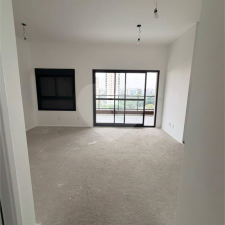 Apartamento à venda com 3 quartos, sendo 1 suíte, em Alto da Boa Vista, São Paulo, SP