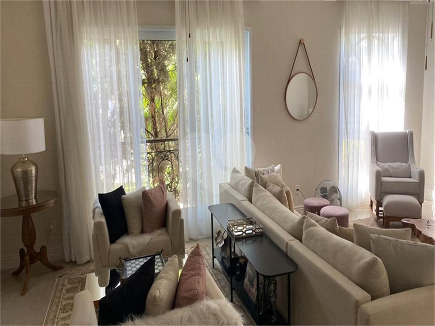 Casa à venda com 5 quartos, sendo 4 suítes,  no condomínio Terras de Santa Clara, Jacareí - SP