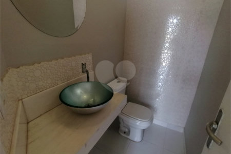 Casa para alugar com 3 quartos, sendo 1 suíte, no condomínio Recanto dos Paturis, Vinhedo - SP