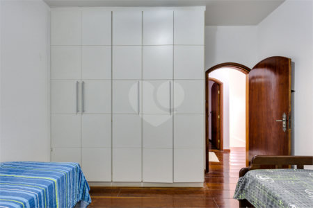 Sobrado à venda com 5 quartos, sendo 2 suítes, em Socorro, São Paulo, SP
