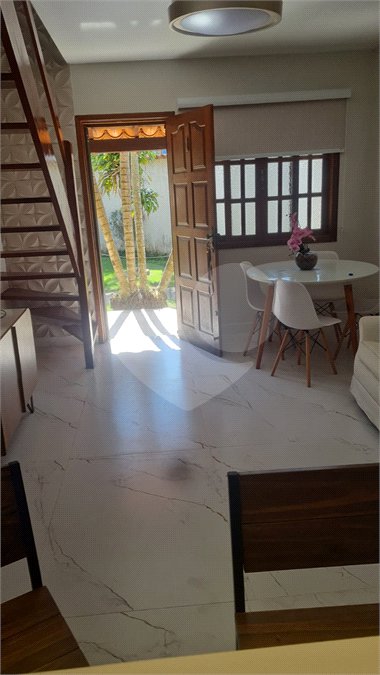 Casa em condomínio à venda com 2 quartos, sendo 1 suíte,  em Ogiva, Cabo Frio, RJ