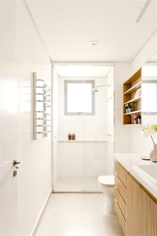 Apartamento à venda com 3 suítes em Moema, São Paulo, SP
