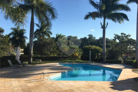 Casa à venda com 5 suítes no condomínio São Paulo, São Paulo - SP