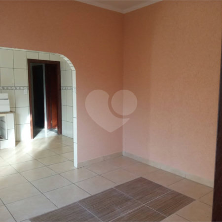 Casa térrea com salão comercial para venda no Maria Stella Fagá.