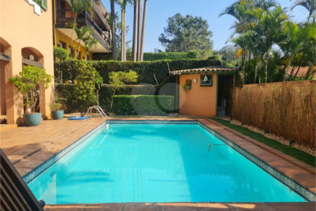 Casa à venda com 5 quartos, sendo 2 suítes,  em Jardim Morumbi, São Paulo, SP