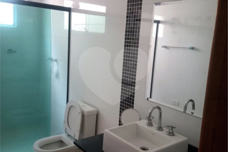 Sobrado à venda com 3 quartos, sendo 1 suíte, no Centro, Biritiba-mirim, SP