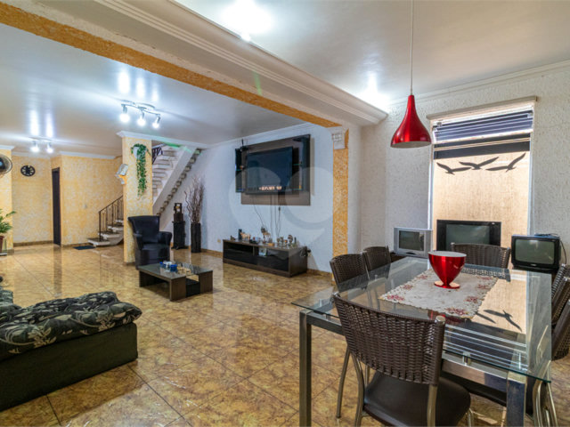 Casa à venda com 3 quartos, sendo 1 suíte,  em Santo Amaro, São Paulo, SP