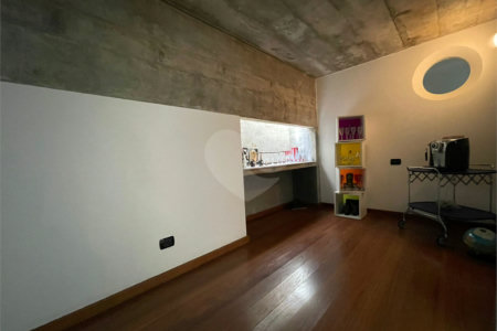Sobrado à venda com 4 quartos, sendo 3 suítes, em Alto da Lapa, São Paulo, SP