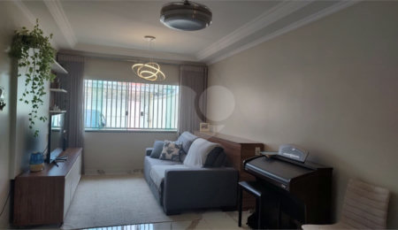 Sobrado à venda com 3 quartos, sendo 1 suíte,  em Chora Menino, São Paulo, SP