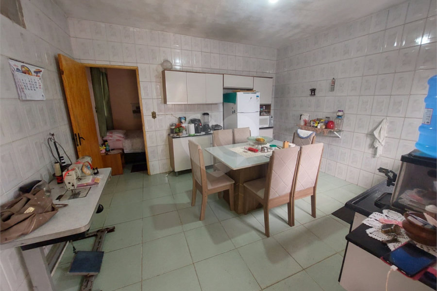 Sobrado à venda com 4 quartos em Vila Clarice, São Paulo, SP