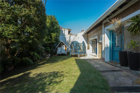 Sobrado à venda com 4 quartos, sendo 2 suítes, em Vila Madalena, São Paulo, SP