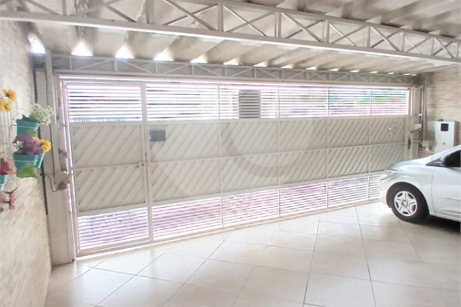 Casa à venda com 3 quartos, sendo 1 suíte, em Campo Limpo, São Paulo, SP