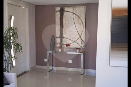 Sobrado à venda com 6 suítes em Vila Santista, Atibaia, SP