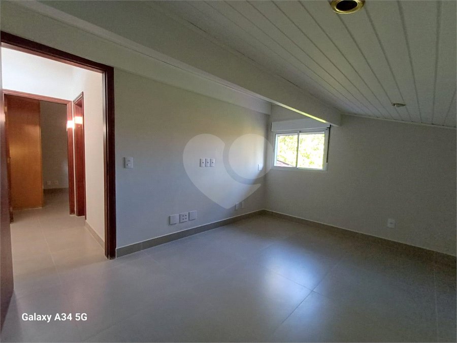 Casa à venda ou para alugar com 5 quartos, sendo 2 suítes, no condomínio Fazenda São Joaquim, Vinhedo - SP