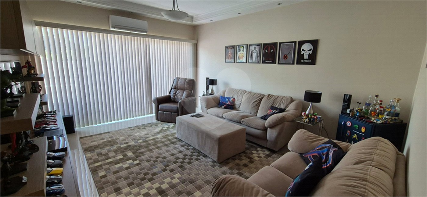 Casa à venda com 5 quartos, sendo 4 suítes, no condomínio Residencial Vilazul, Sorocaba - SP