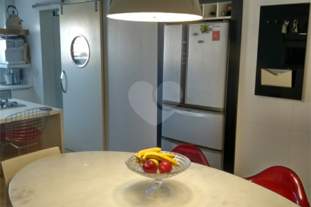 Apartamento à venda com 4 suítes em Jardim Marajoara, São Paulo, SP