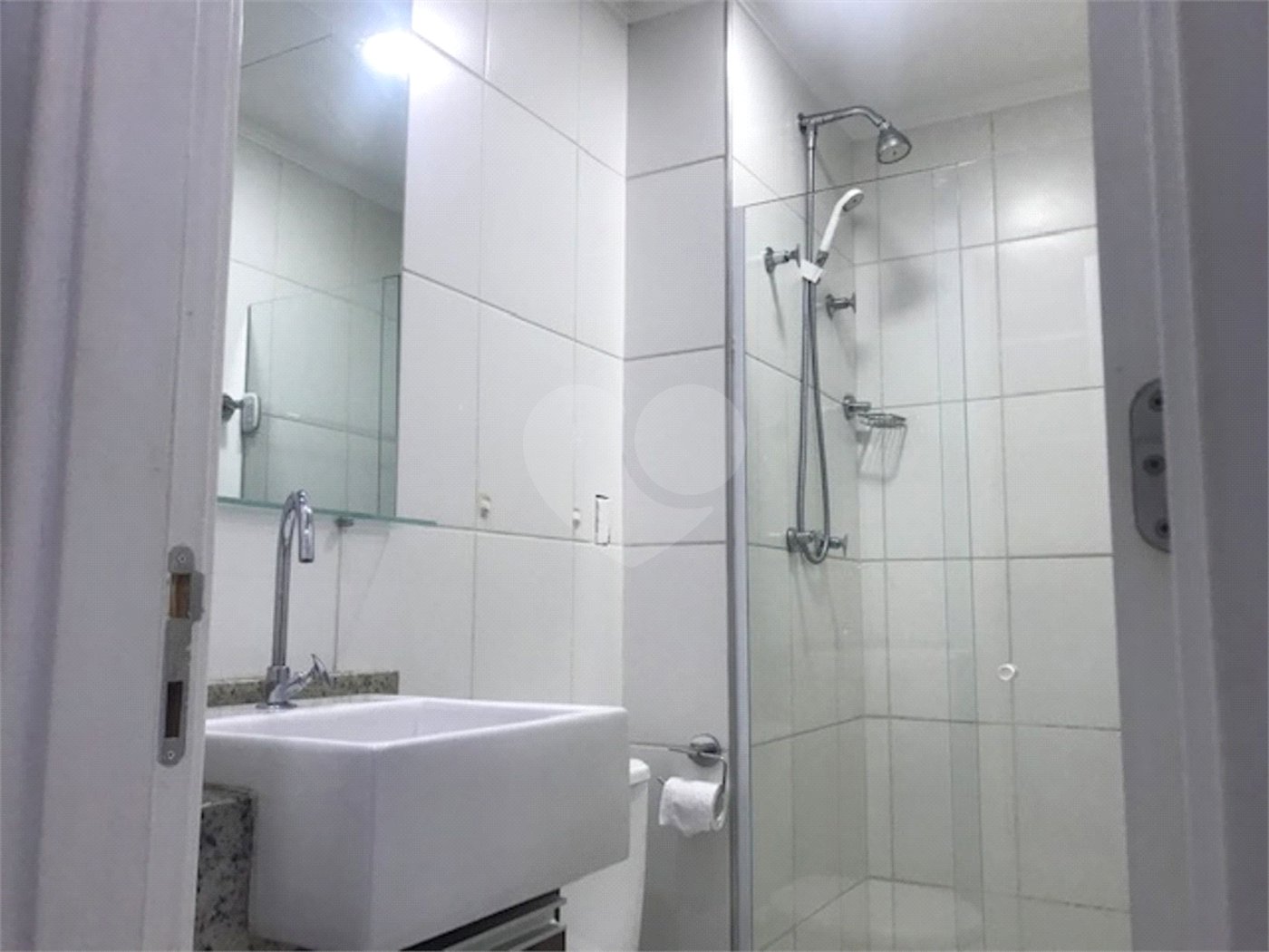 Studio à venda com 39 m² por 429 mil reais a 650 metros da estação Anhangabaú do metrô.