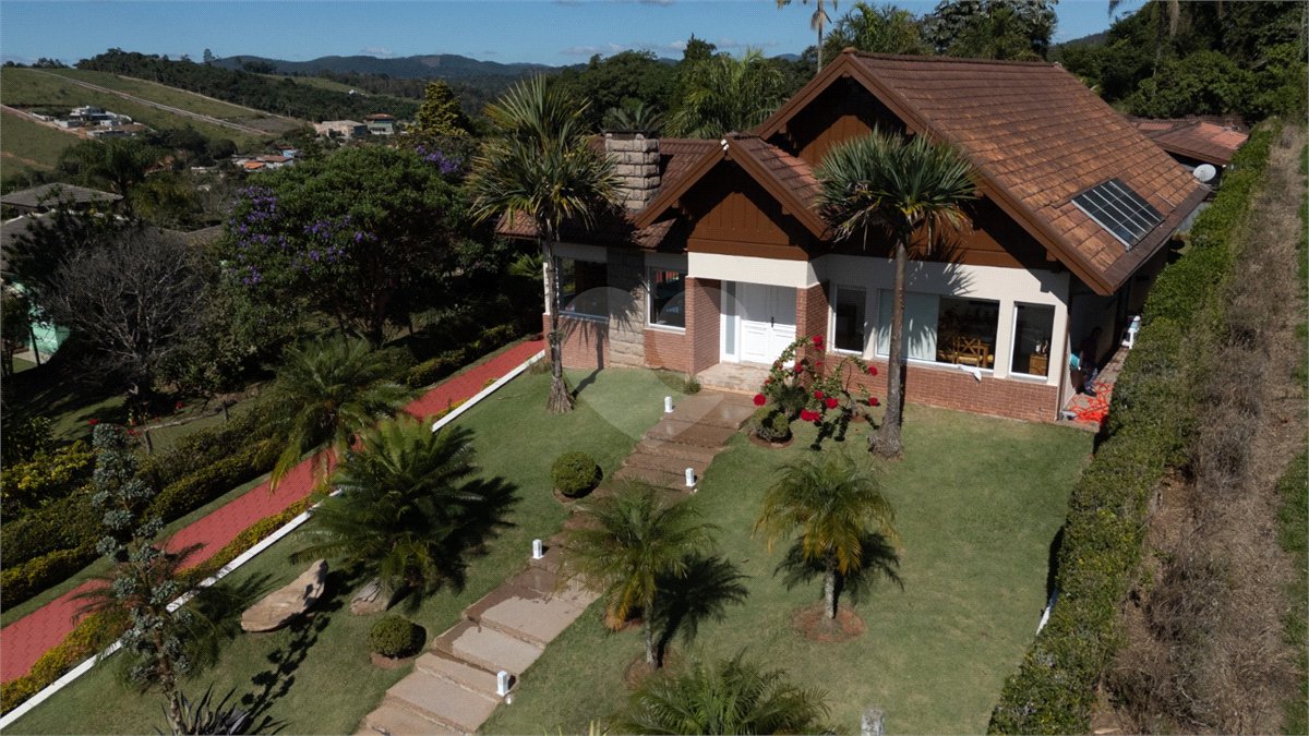 Casa Térrea à venda com 3 quartos, sendo 1 suíte, em Alpes D'ouro, Bom Jesus dos Perdões, SP