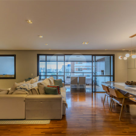 Apartamento à venda com 3 suítes em Chácara Santo Antônio, São Paulo, SP