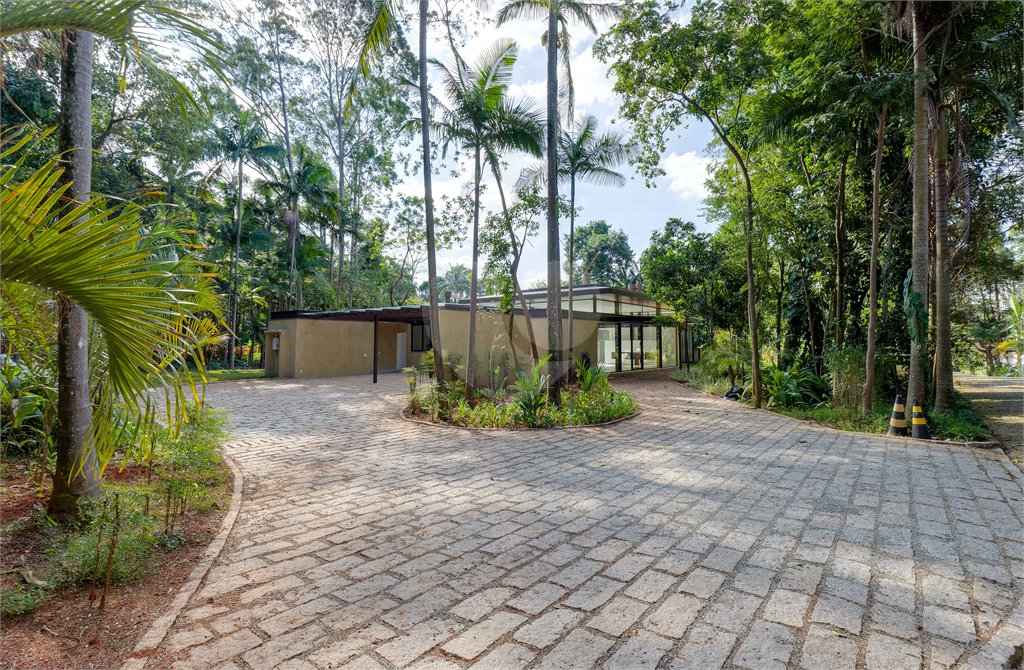 Casa à venda com 5 suítes no condomínio Chácara Flora, São Paulo - SP