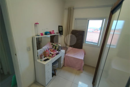 Casa à venda com 2 quartos, sendo 1 suíte, no condomínio Residencial Viva Vida, Cotia - SP
