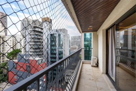 Apartamento à venda com 3 suítes em Vila Nova Conceição, São Paulo, SP