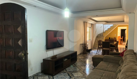 Sobrado à venda com 4 quartos, sendo 1 suíte,  em Vila Guilherme, São Paulo, SP