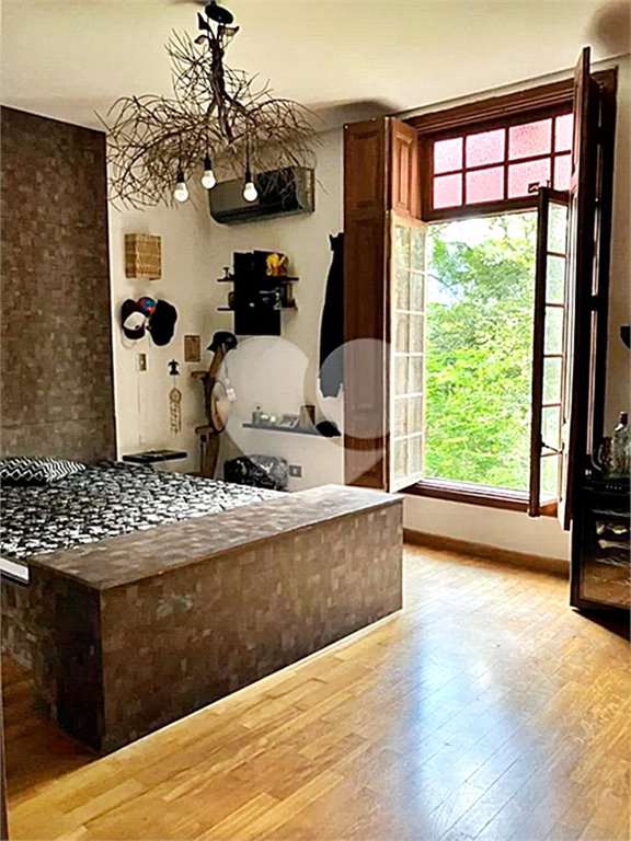Casa à venda com 4 suítes no condomínio Sausalito, Mairiporã - SP