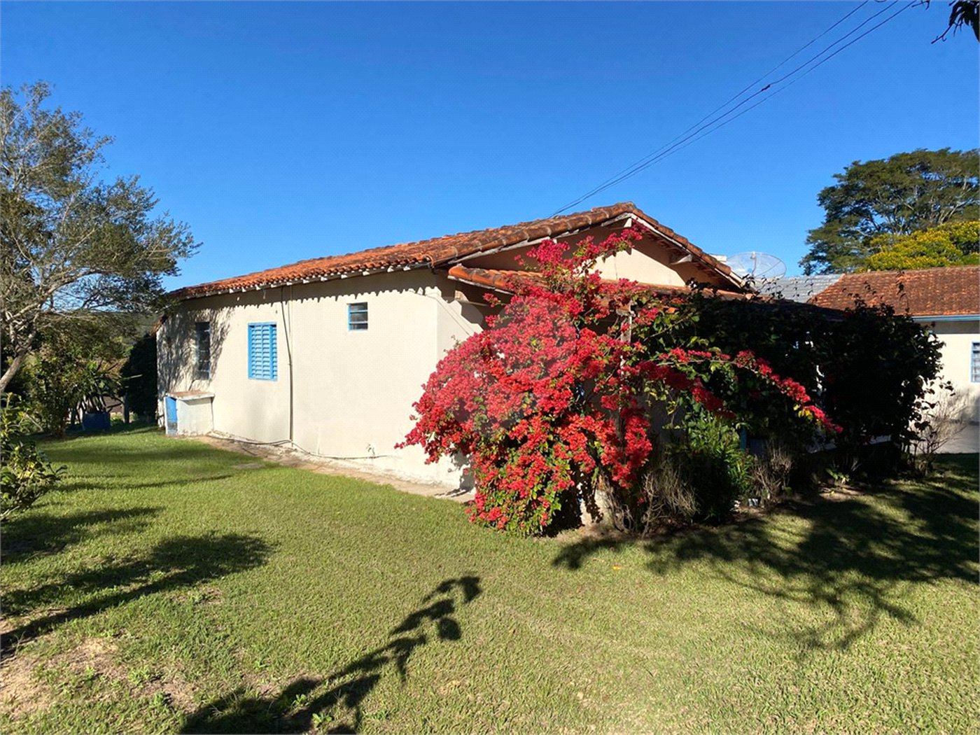 Chácara à venda com 5 quartos, sendo 2 suítes,  no Centro, Sarapuí, SP