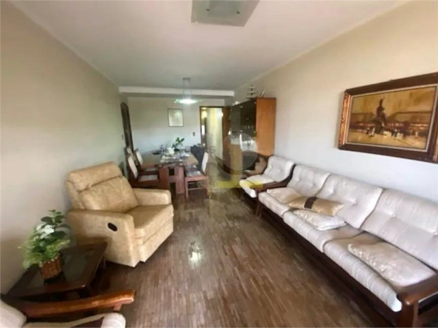 Sobrado à venda com 3 quartos, sendo 1 suíte,  em Jardim França, São Paulo, SP