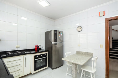 Casa à venda com 3 quartos, sendo 1 suíte, em Campo Belo, São Paulo, SP