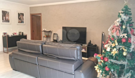 Apartamento à venda com 4 quartos, sendo 1 suíte,  em Aclimação, São Paulo, SP