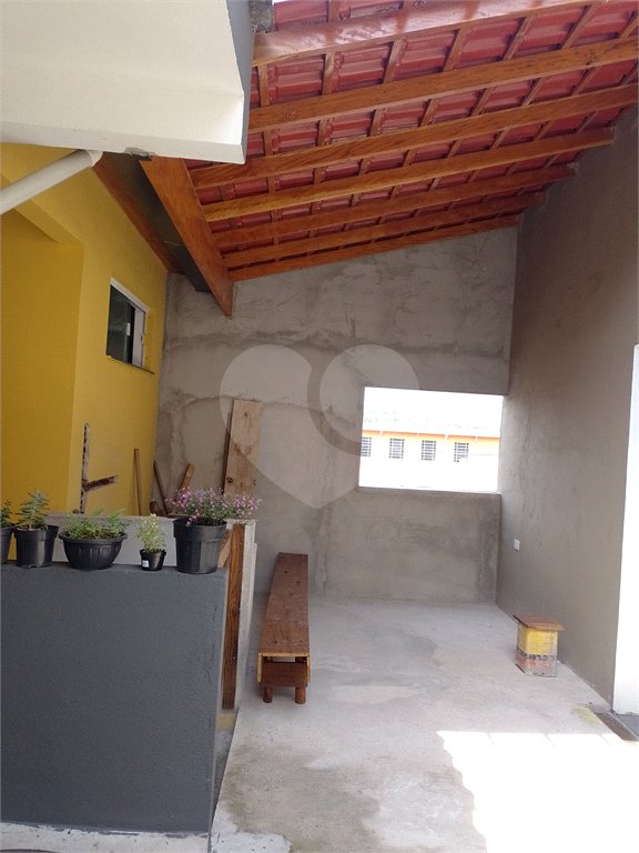 Casa à venda com 2 suítes em Jardim Layr, Mogi das Cruzes, SP
