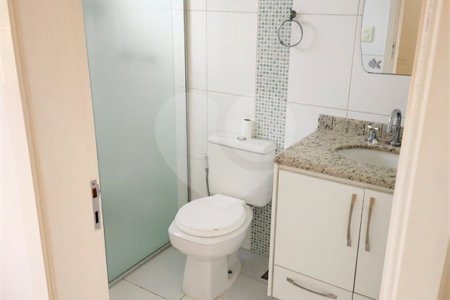 Casa à venda ou para alugar com 3 suítes no condomínio Residencial Jardim das Palmeiras, Vinhedo - SP
