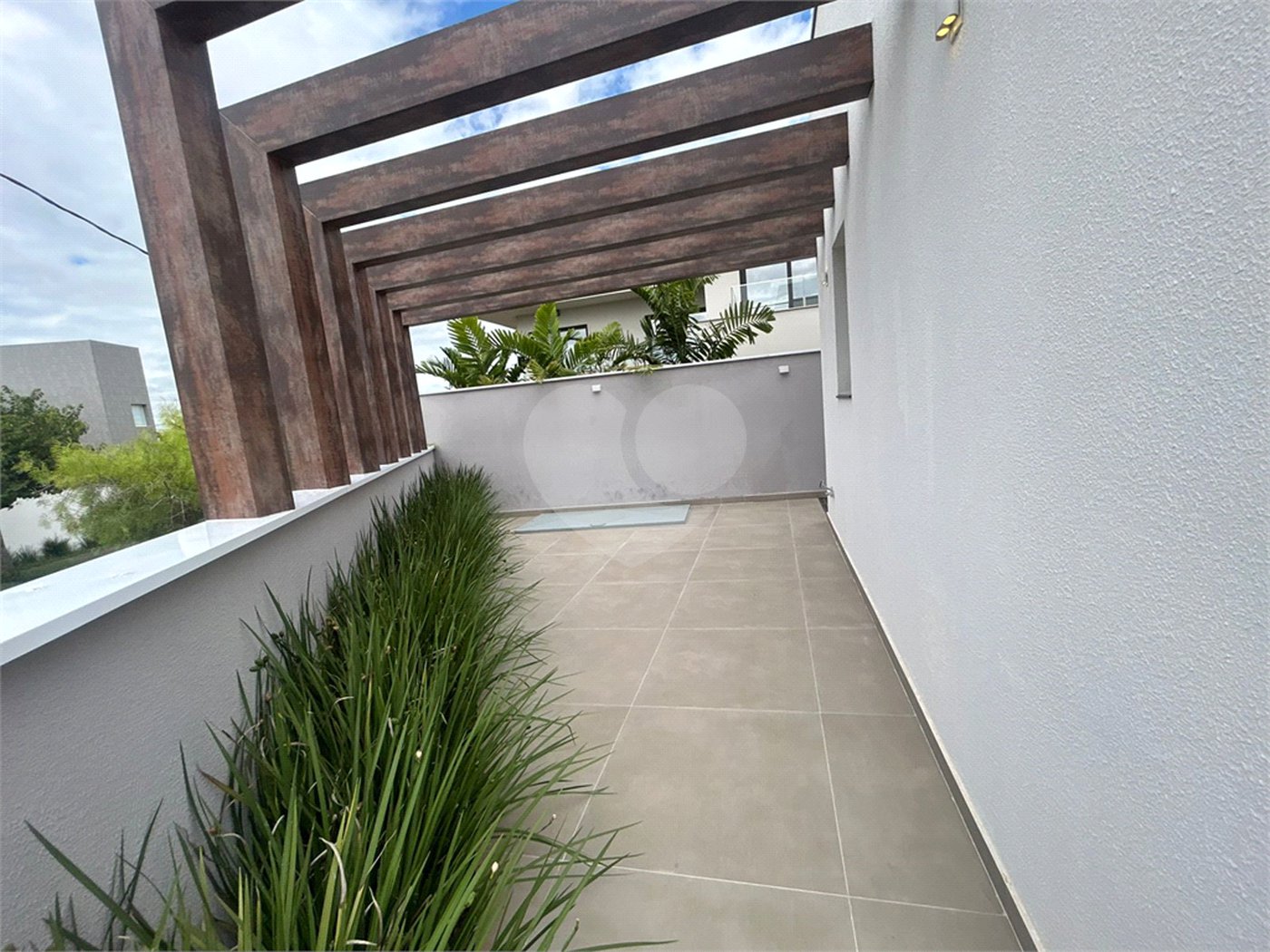 Casa à venda com 4 suítes no condomínio Chácara Ondina, Sorocaba - SP