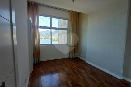 Apartamento à venda com 3 quartos, sendo 1 suíte,  em Lagoa, Rio de Janeiro, RJ